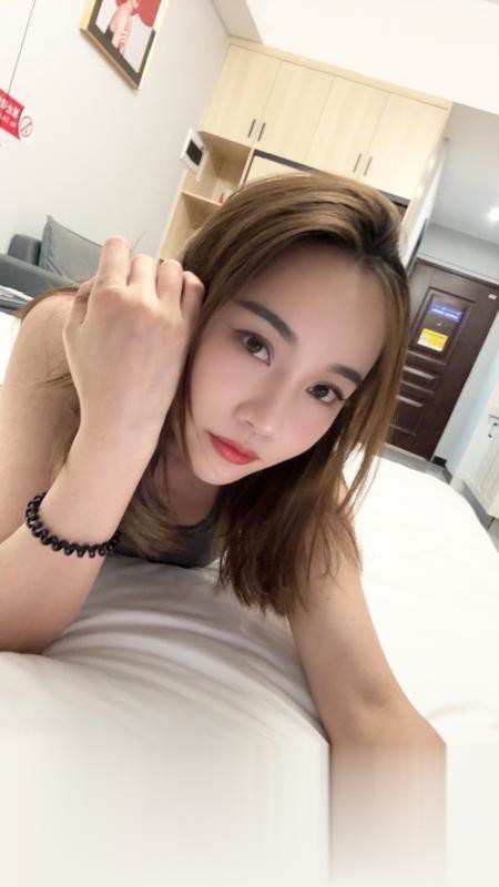 长腿服务型风骚少妇