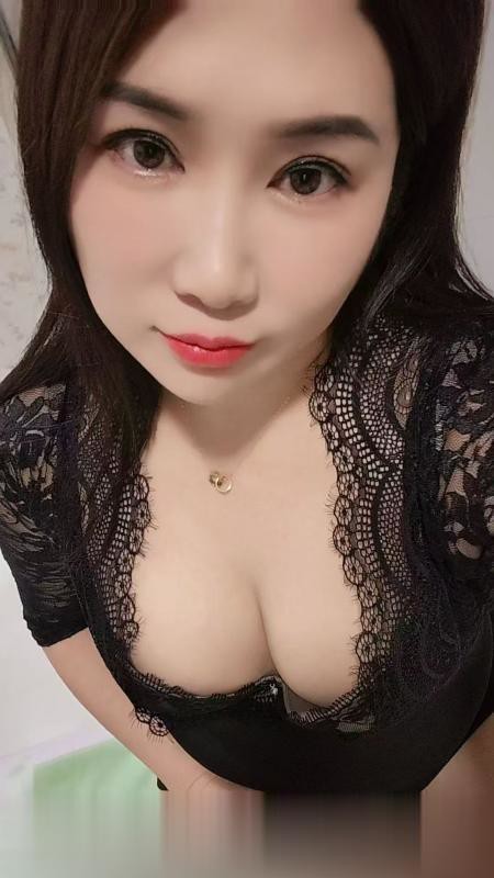 骚劲十足的小川妹子