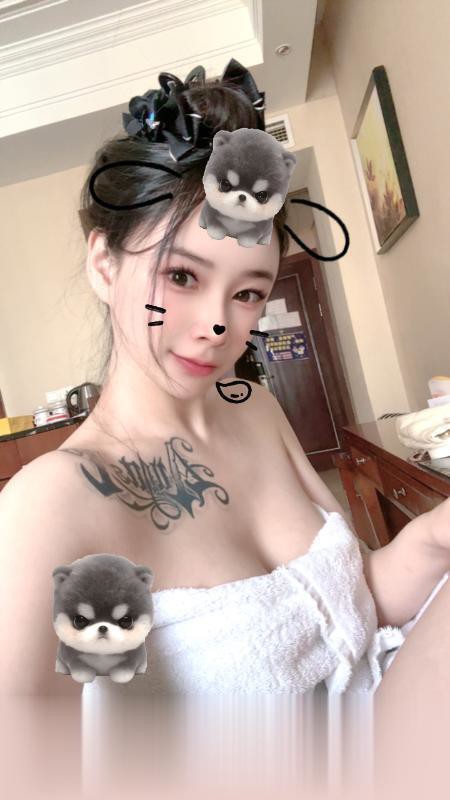 惠城舌吻反差尤物