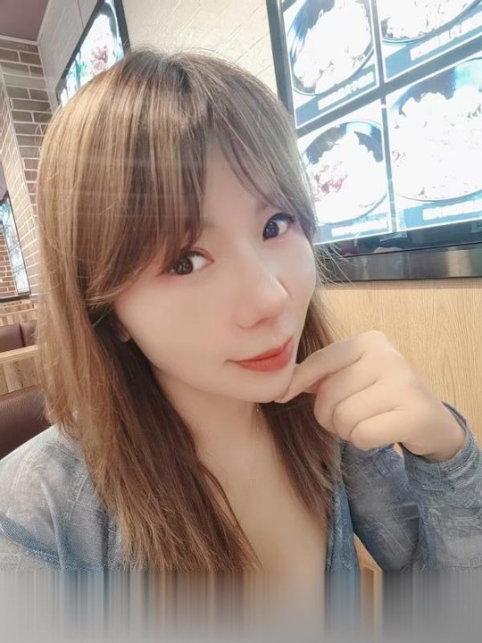 长舌少妇..