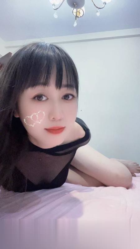 细腰川渝小姐姐