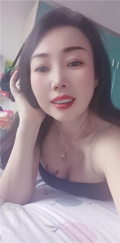 服务系丰满诱惑少妇