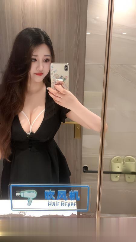 微胖型巨乳妹赵灵儿