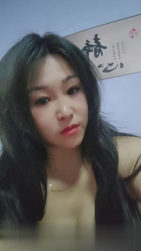 蒙古族琦琦.