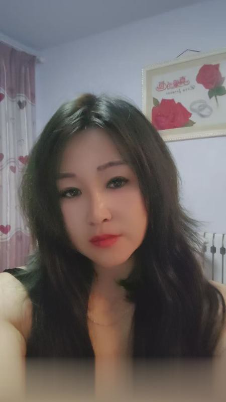 蒙古族琦琦.