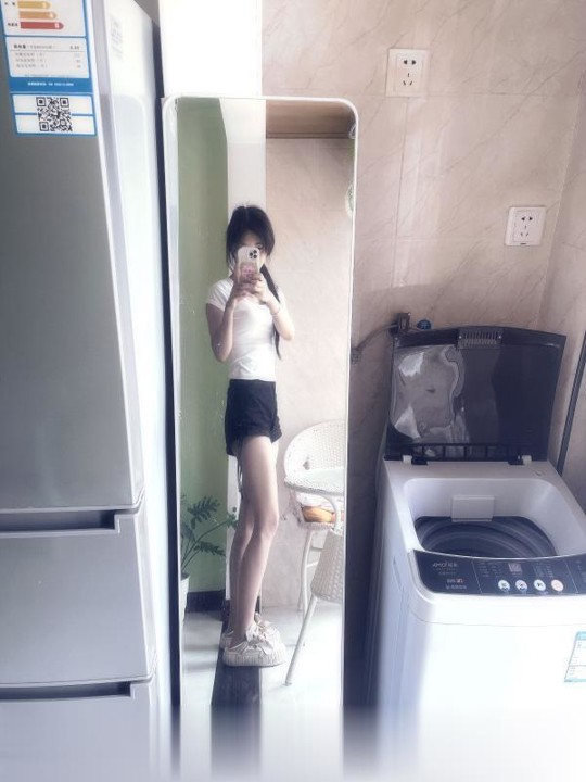 玉祥门细腰小姐姐