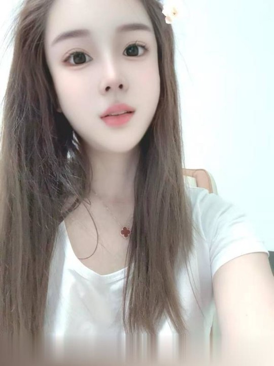 江阴妩媚颜值妹子