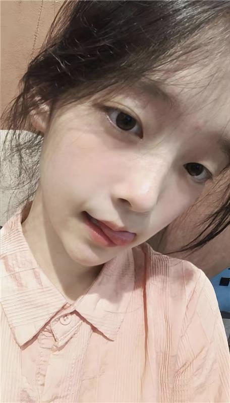 朋友分享的一个妹子