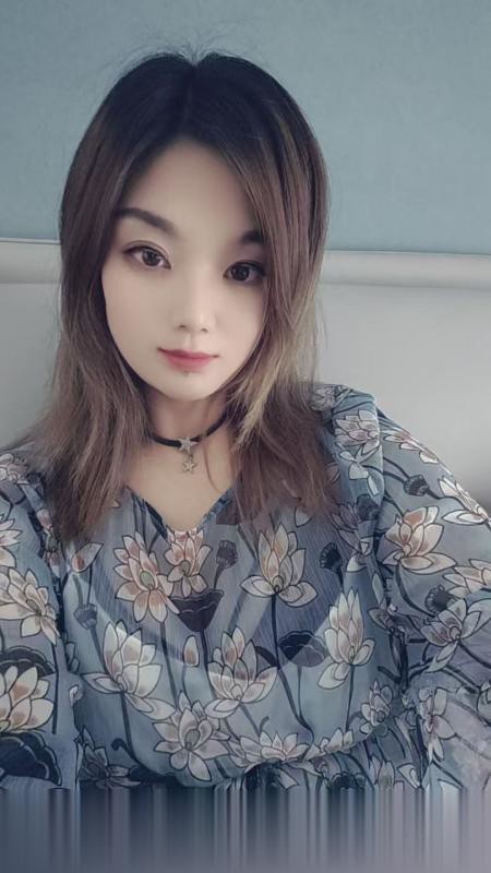 大屁股芳芳.