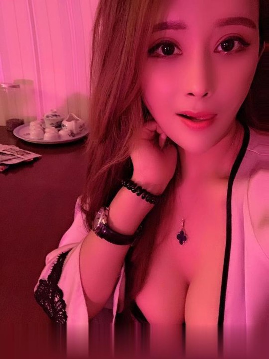 大胸知心骚浪御姐