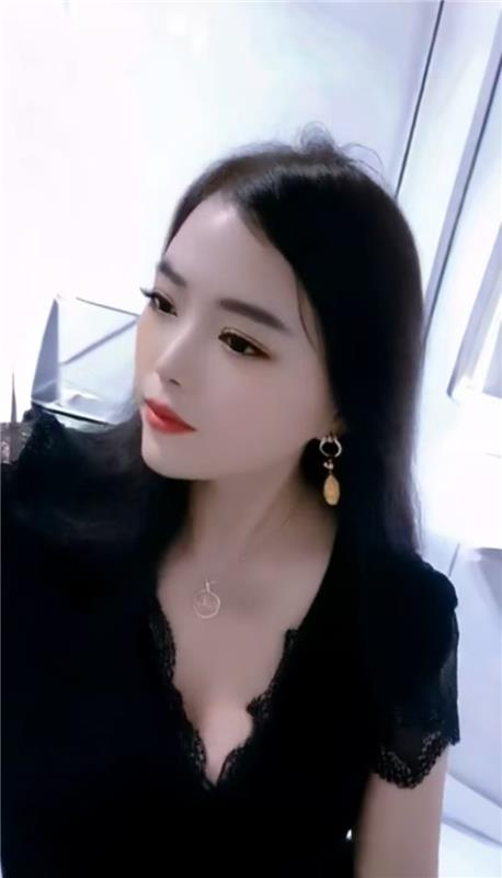 验证巨乳肥臀少妇