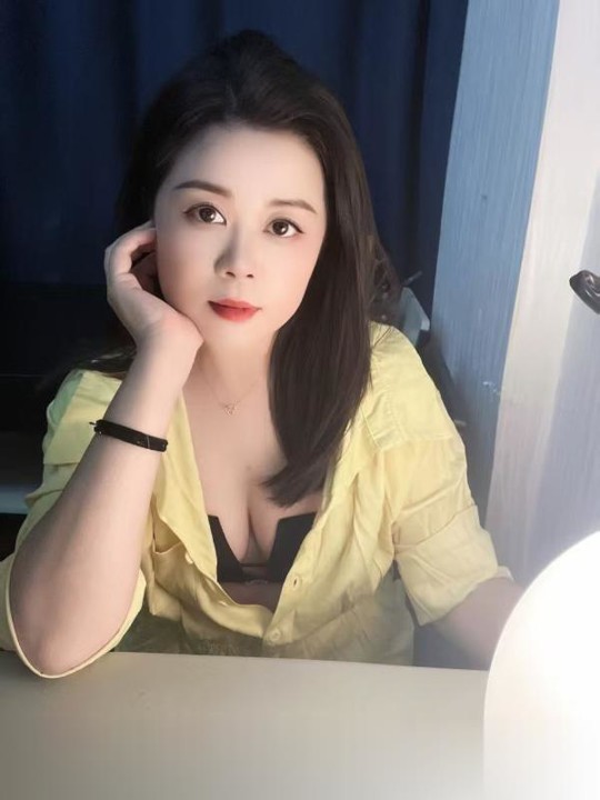 义乌包子奶少妇