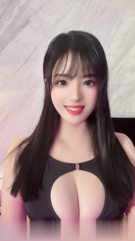 胸大屁股大的美骚妇