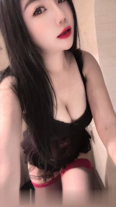 吴中大胸大屁股骚货