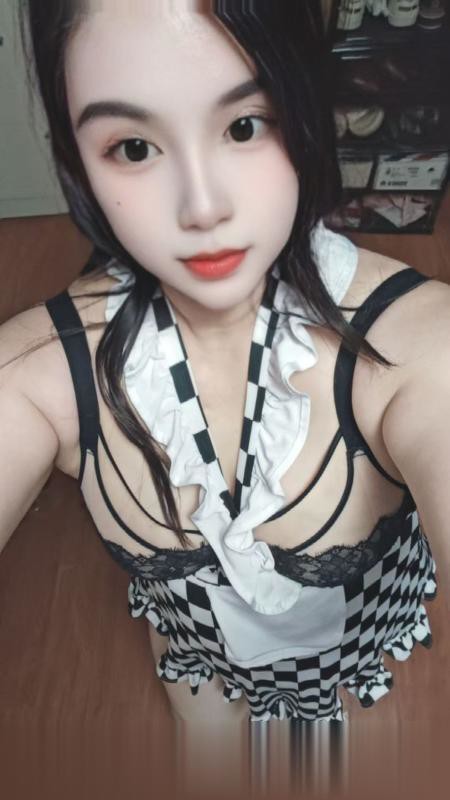 服务型美乳少妇