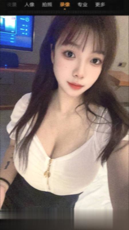 岗顶骚女泡泡糖