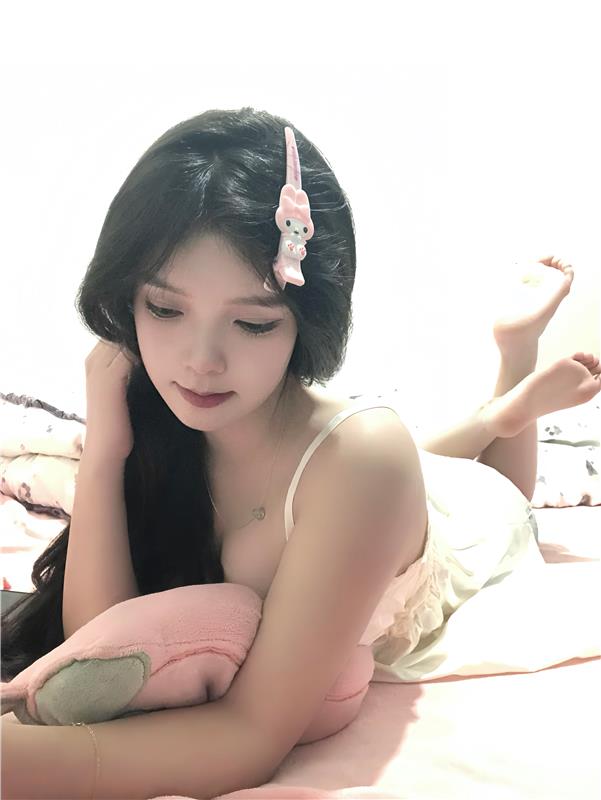 新乡白皙美女兼职初下海