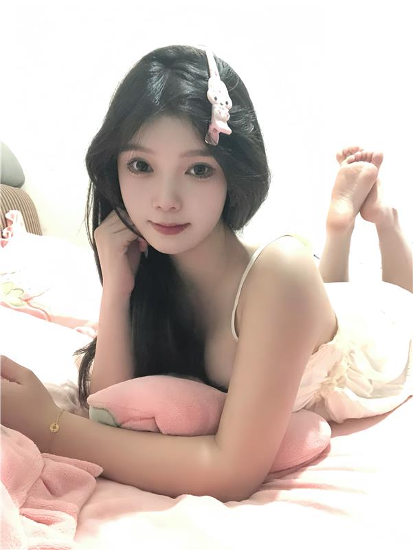 新乡白皙美女兼职初下海