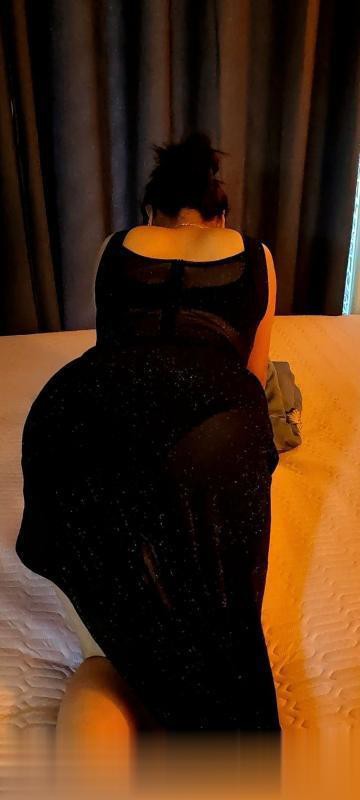 瑶海丸子头美妇