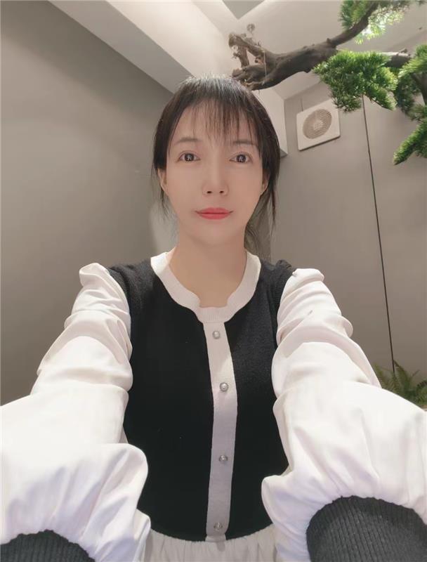 wutao猛干丝袜骚货熟女