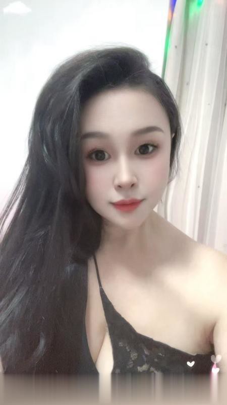 前凸后翘觅儿老师