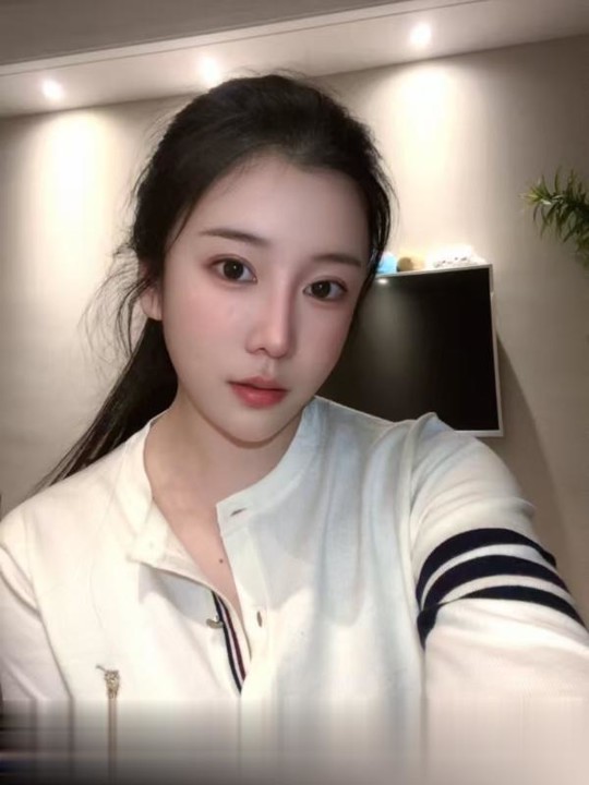 江宁颜值美女沐沐