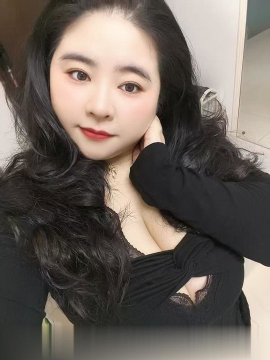 南山肥臀乳神露露