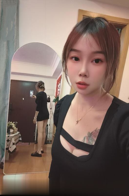 小巧玲珑胸小姐姐