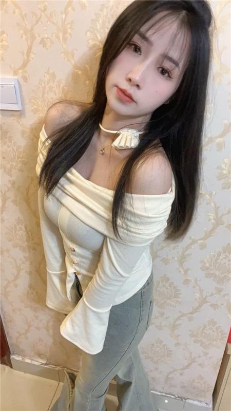 年轻-服务型妹妹