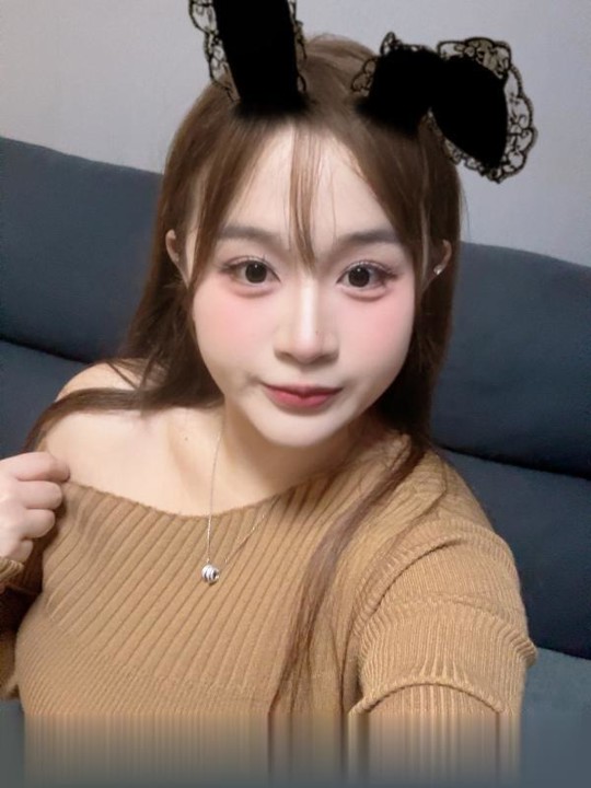 胸大屁股翘的豆豆