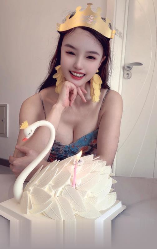 特色水墨大胸saobi甜甜