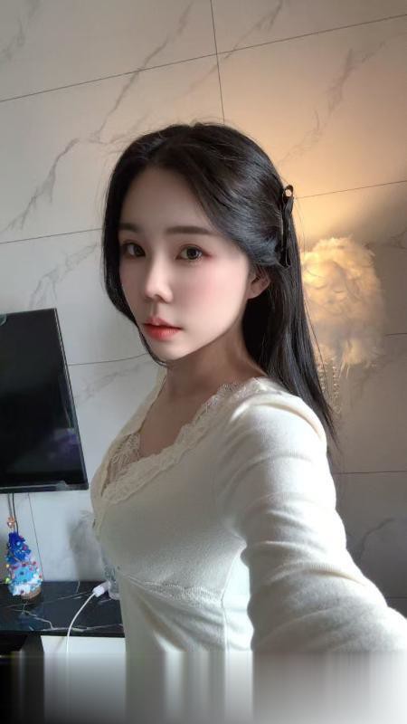 惠城舌吻小骚骚