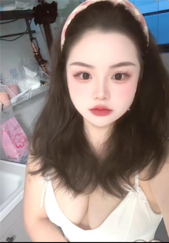 活泼开朗邻家小骚妹