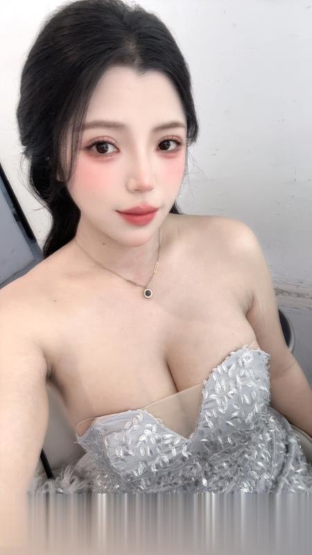 吴中大奶小如