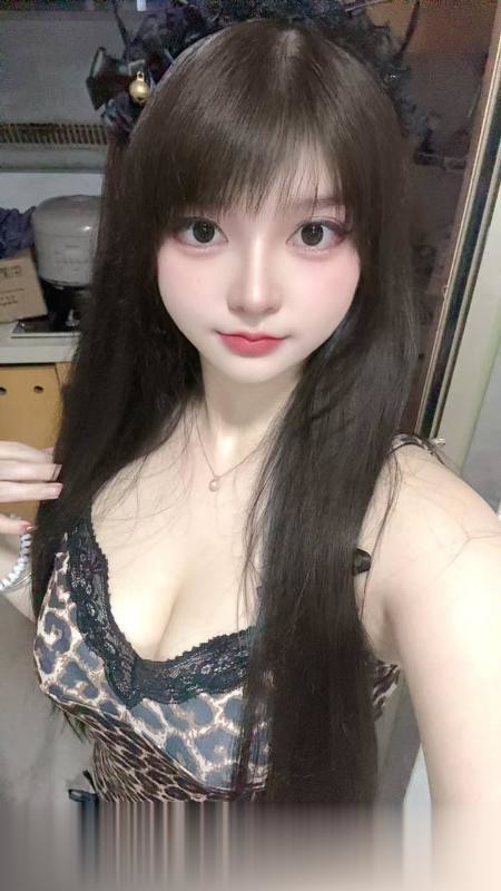 龙岗纯欲大奶萌妹