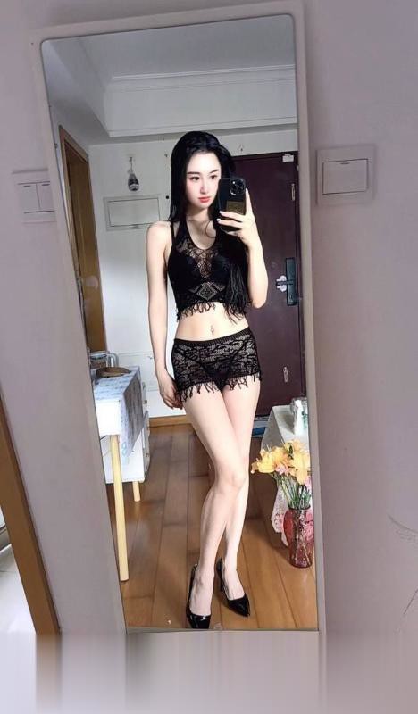 体验舌吻长腿妹子