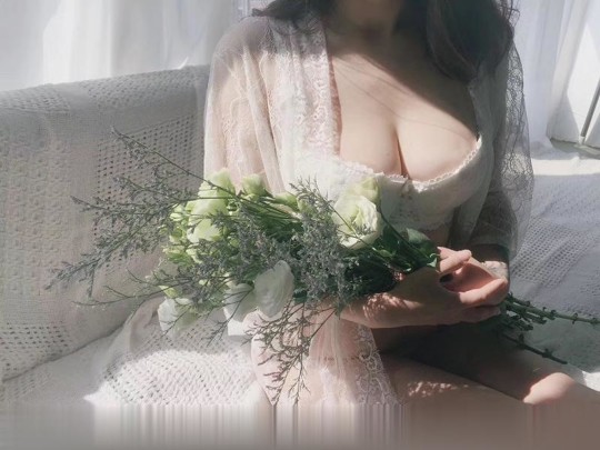 美臀后花园西西