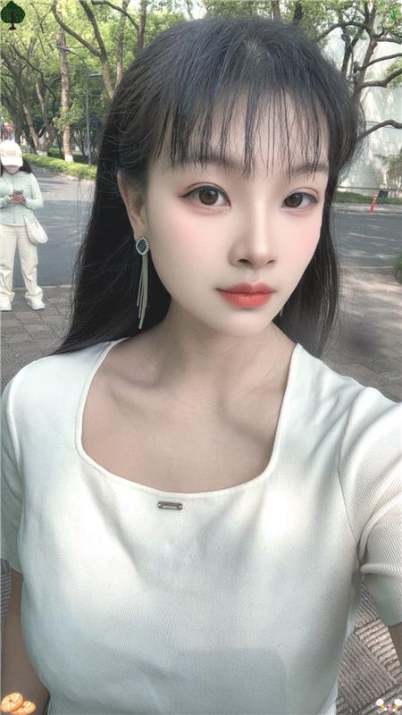 浦东巨乳美少女