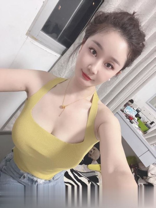 性感长腿美乳老师