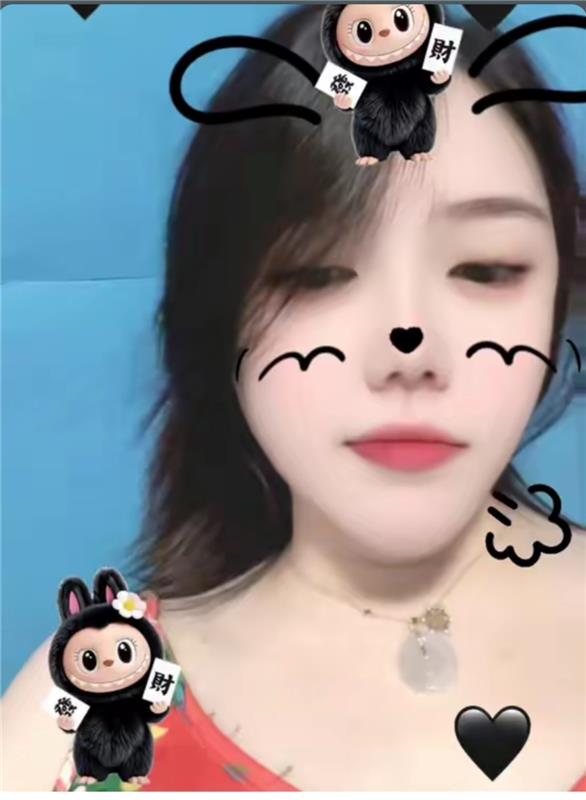 美女真真女朋友的感觉前凸后翘
