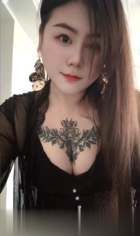大波翘臀三通熟女