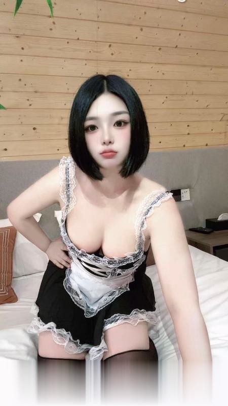 雨花舌吻短发妹