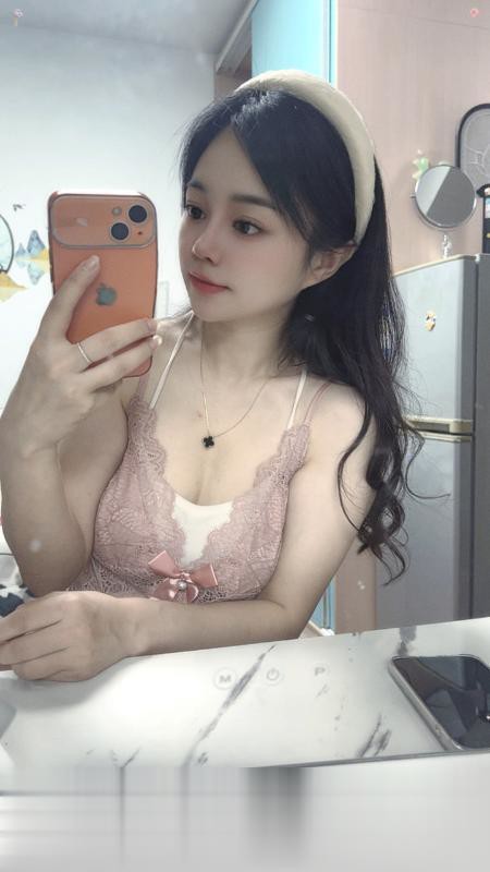 颜值美乳花花