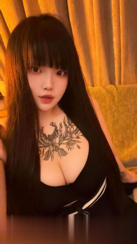 嫩妹超软D乳珊珊