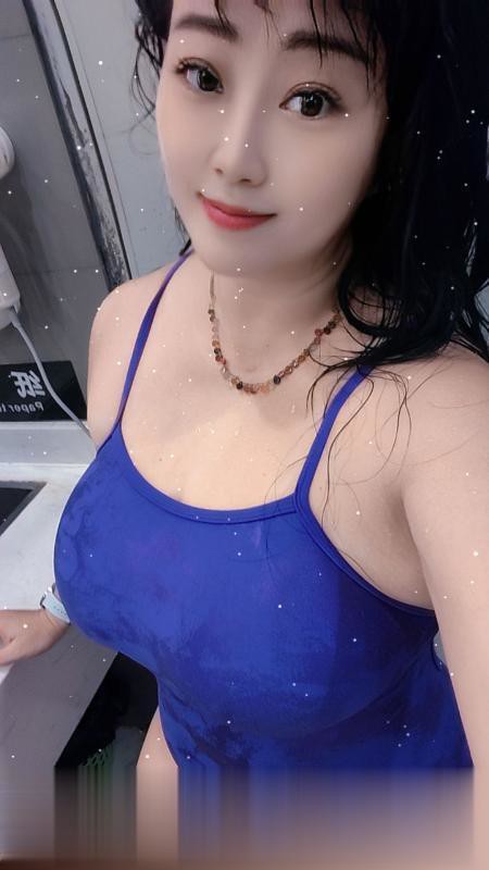 白云巨乳人妻