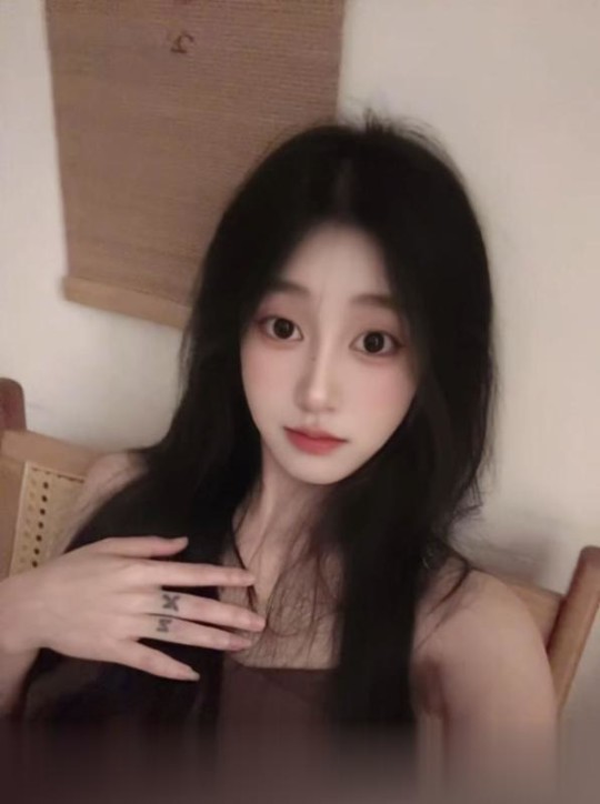 江岸清纯可爱美少女