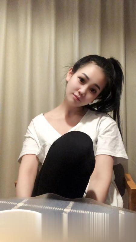 大胸彤彤..