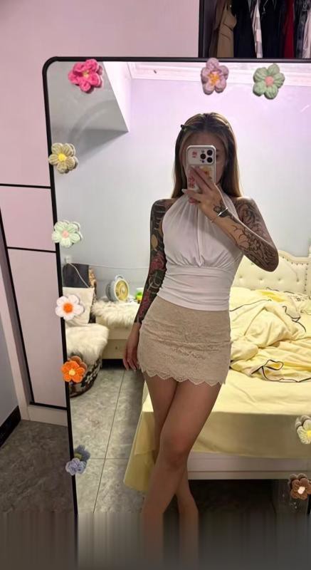 江岸大胸精神小妹