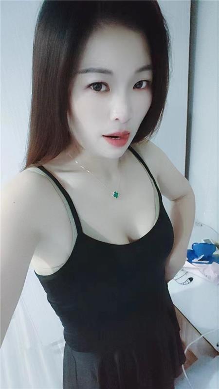 极度反差的户外良家