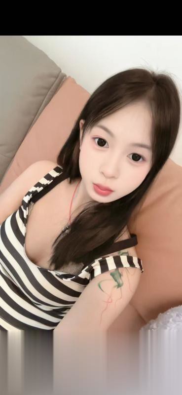 江岸零零后可爱小妹